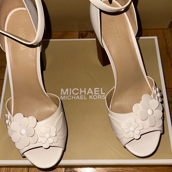 Brand New Michael Kors Flora Platform Heels - Picture 1 of 3
